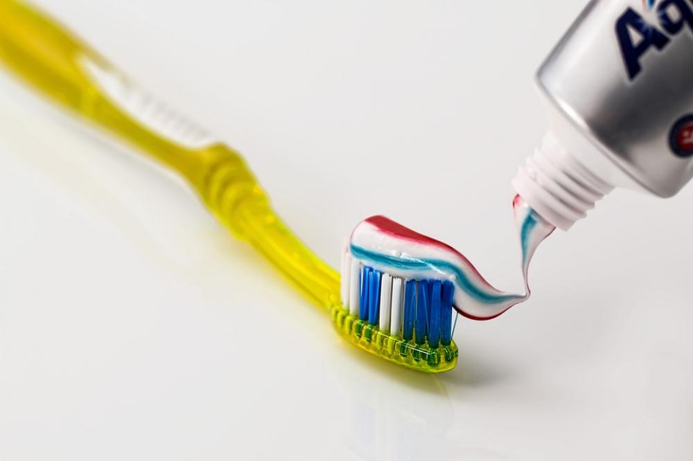 Brushing teeth protects heart: Study&nbsp;