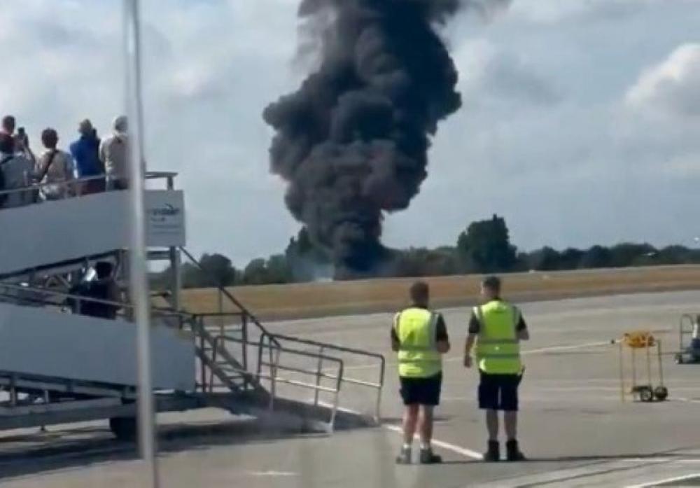 Small plane crashes in London Southend Airport after takeoff, witness describes seeing a 