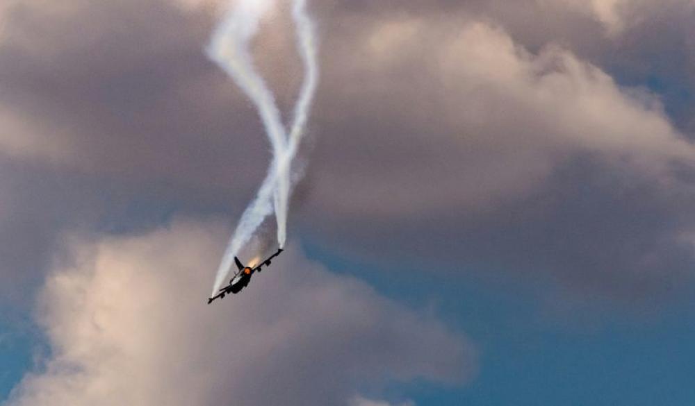 One dies after two-engine aircraft crashes in New York