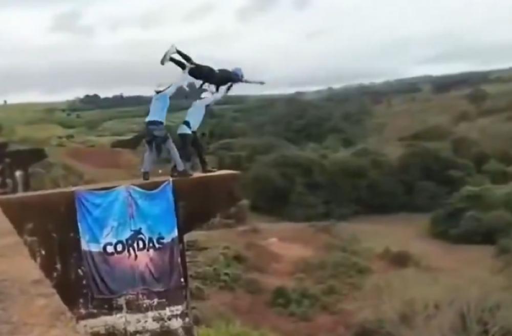Brazil bungee jump adventure turns fatal after staff 'push' woman without safety rope 