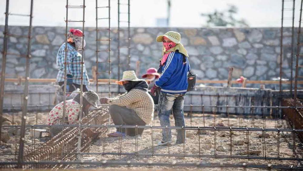 Consultations on migration compact begin; UN envoy urges policies that reject &lsquo;us vs. them&rsquo; tactics