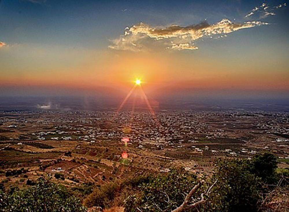 30 die as sectarian clashes break out in Syria