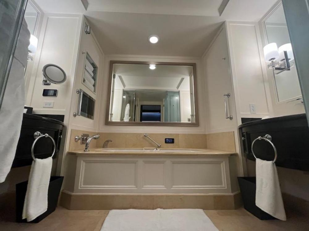 The marble bathroom of The Peninsula Chicago.